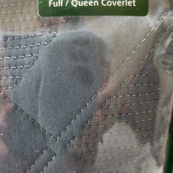 Lacoste Coverlet - Picture 4 of 5